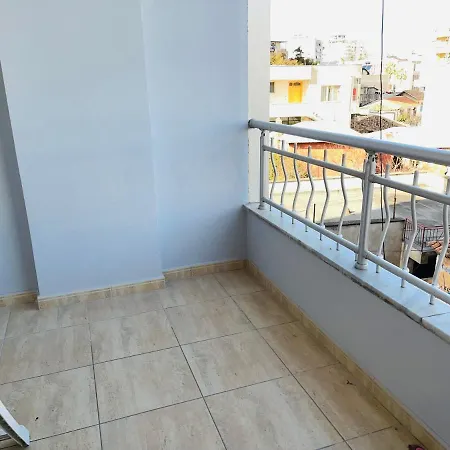 Apartment Spacious Apartment In The City Center Durres